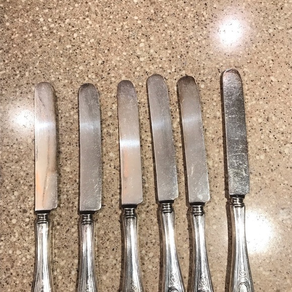 Community Silver Set of Knives - Picture 5 of 8